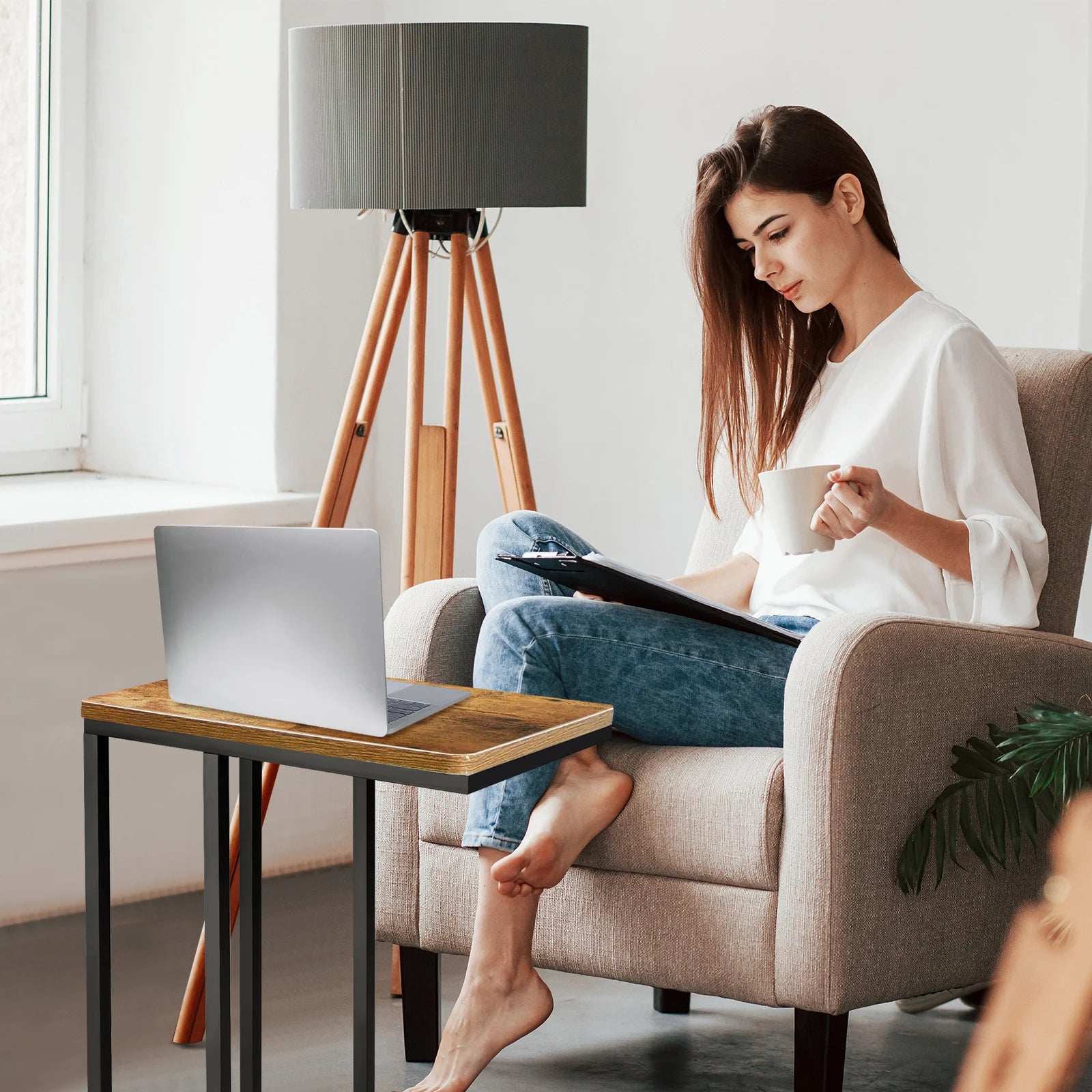 The UrbanEase™ C-Side Table